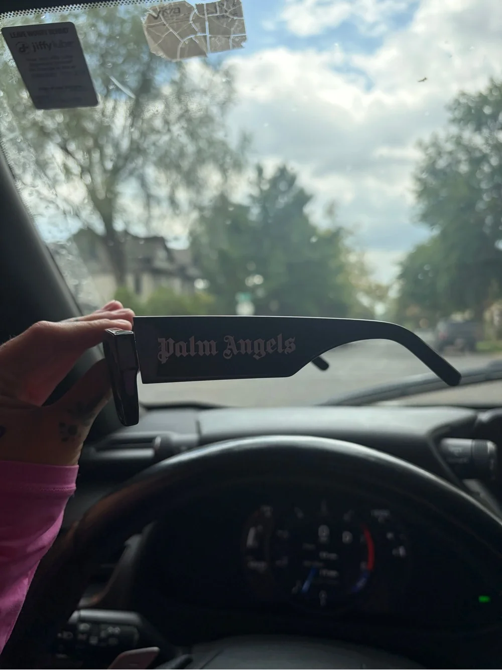 N/A black sunglasses